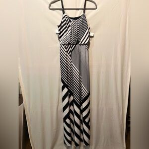 Chic Striped Maxi Dress in Black and White